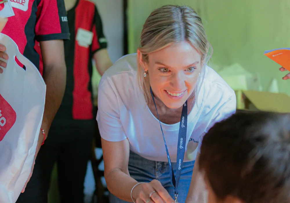 Entrega de donaciones a un comedor comunitario