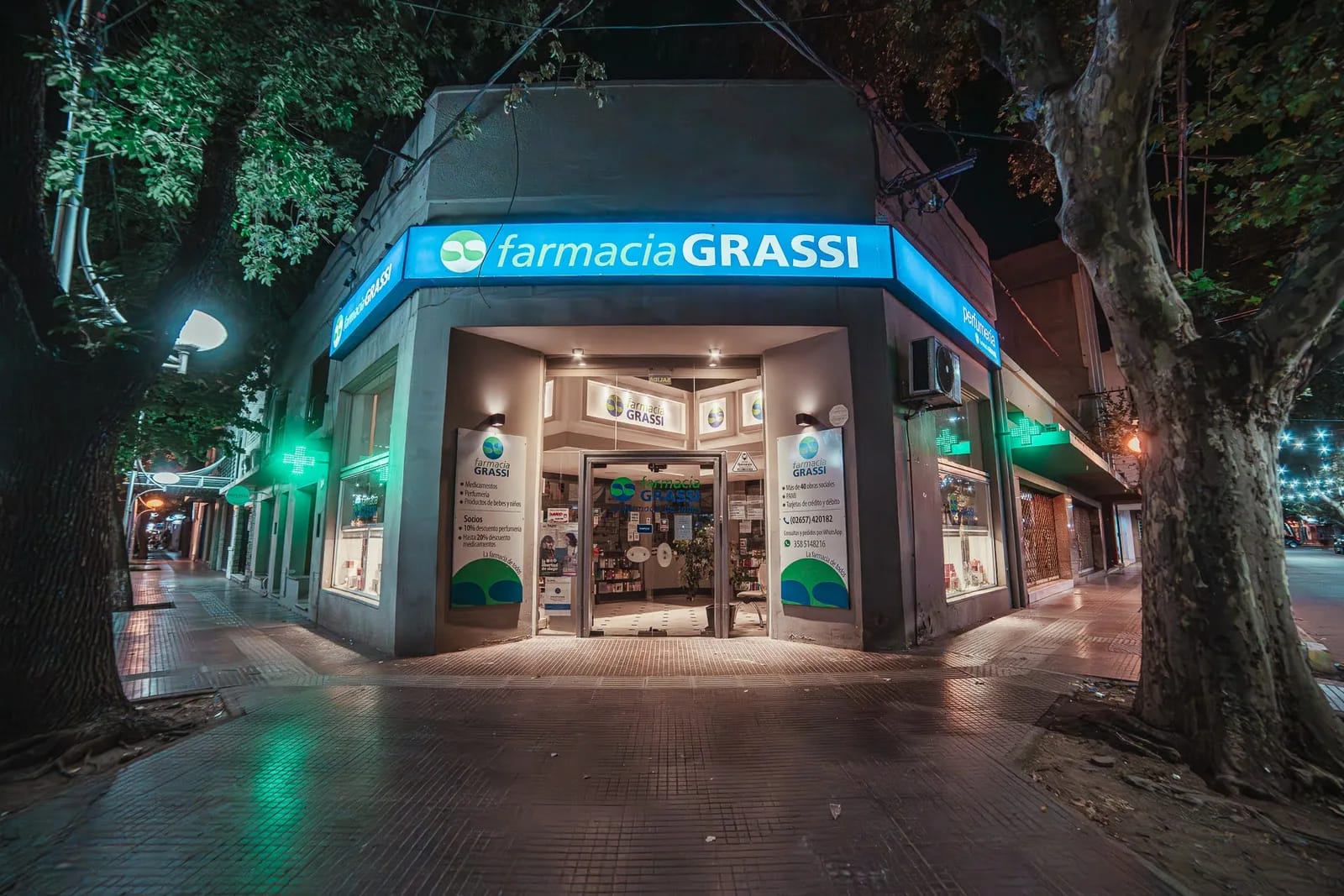 Frente de la sucursal de Farmacias Grassi en Balcarce 399, Villa Mercedes